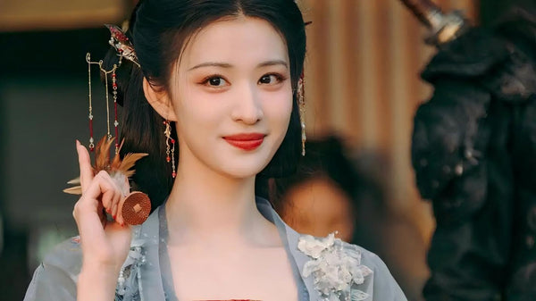 《成何體統》王楚然少女感淡妝到妖女紅眼妝：日常妝×魅惑妝一次學會