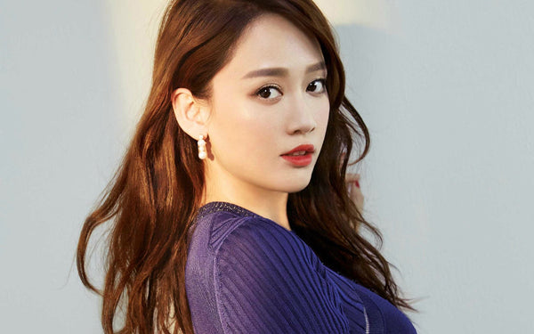 陳喬恩分享中醫美容針經驗，透過面部針灸針雕改善氣血並達至拉提抗衰老效果。