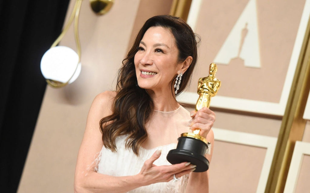 楊紫瓊61+ 依舊緊緻有活力，秘訣在於運動+飲食