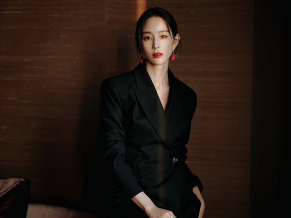 每日 1 分鐘！張鈞甯肩頸放鬆操，告別圓肩駝背超有效