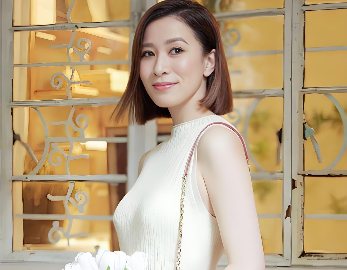 跟佘诗曼学护肤｜4 步冻龄保养法，素颜也透亮抗老