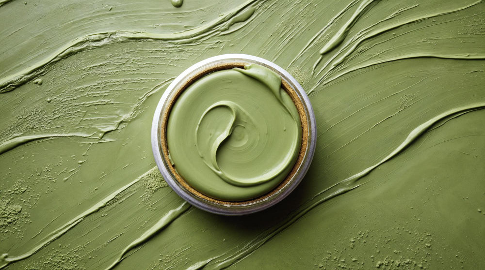 泥狀清潔面膜質地展示礦物泥護膚產品 clay mask texture mineral mud skincare product

