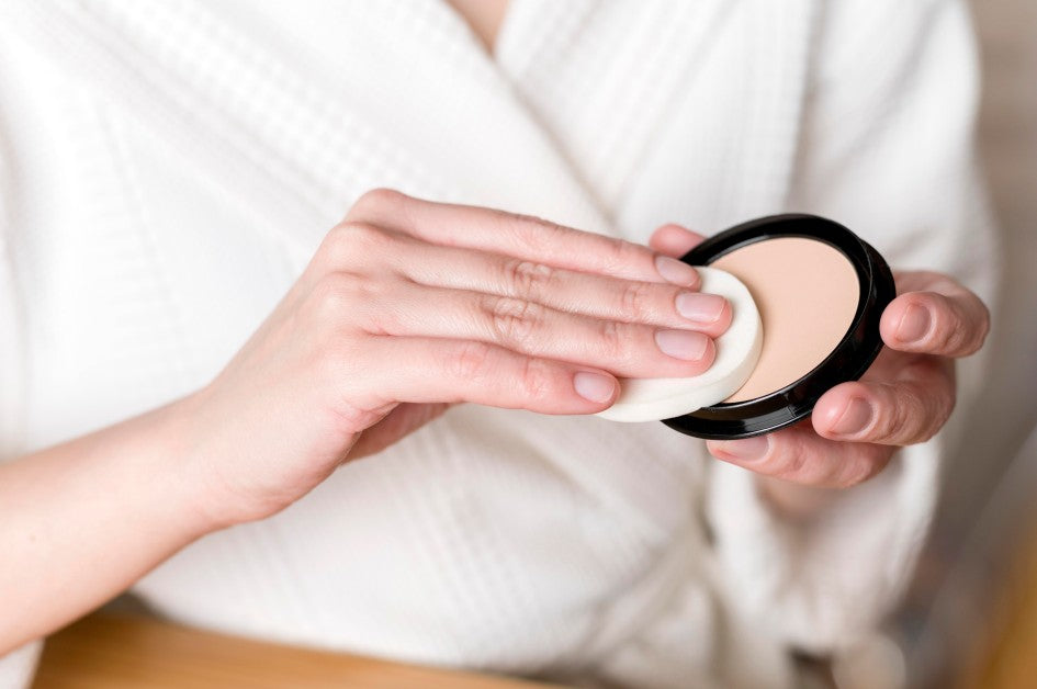 香港打工族妝前護膚實用流程圖，早上潔面後簡單護膚步驟的日常化妝指南